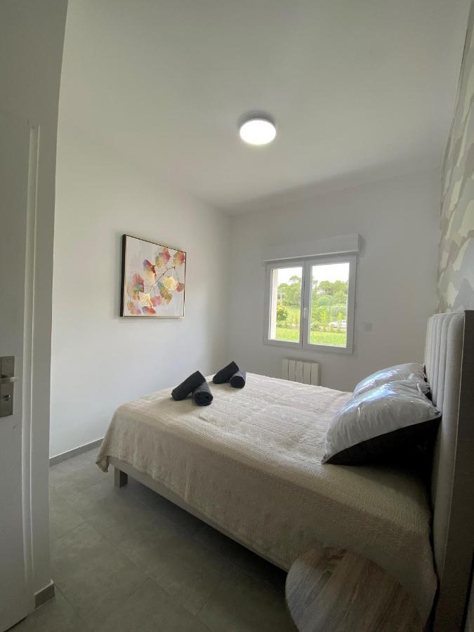 Logis Dans Ancien Relais De Poste Apartment Saint Julien Les Rosiers Luaran gambar