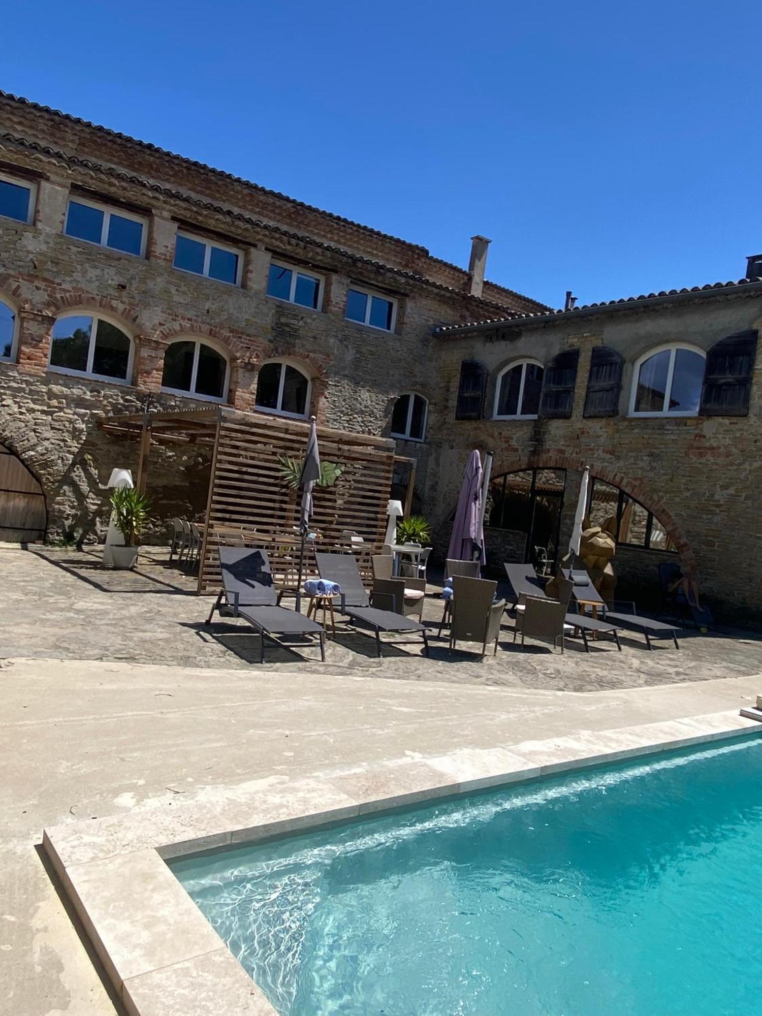 Logis Dans Ancien Relais De Poste Apartment Saint Julien Les Rosiers Luaran gambar